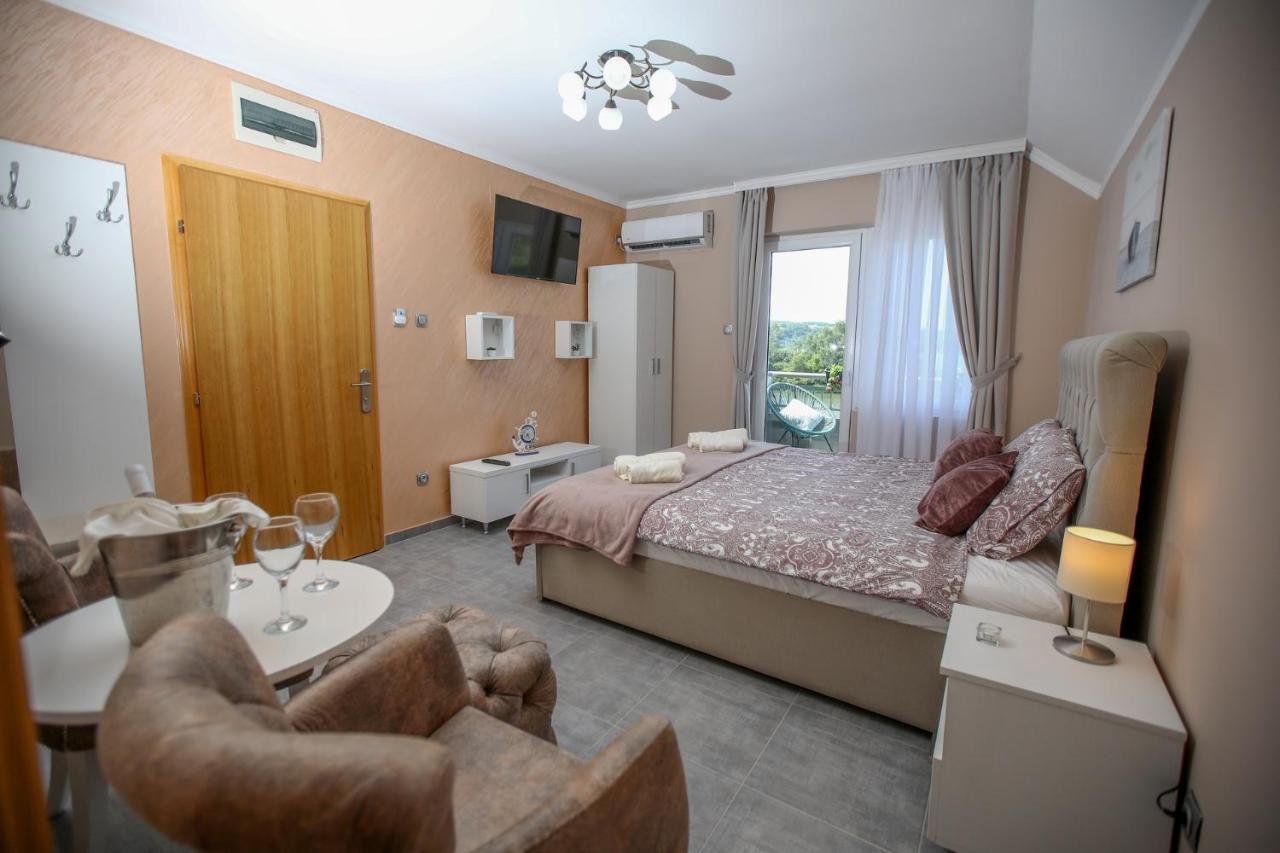 Dunavski Cvet Banatska Palanka Extérieur photo